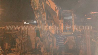 بالصور.. «حى جنوب» يضبط حالة بناء مخالف بشارع أم المصريين