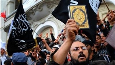 التيارات المتشددة تستغل السوشيال ميديا لتنفيذ مخططاتها.. داعش يجند الشباب.. الجماعة الإرهابية تبث الشائعات ليل نهار.. الدعوة السلفية تنشر الفتاوى الشاذة.. والجماعة الإسلامية ترسخ أصول الفقه