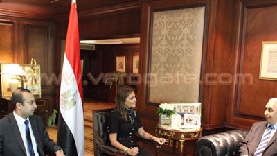 سحر نصر تبحث مع سفير مصر لدى بكين التعاون مع الصين