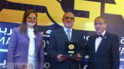 «الإحصاء» يحصل على جائزة درع الحكومة الذكية بالمنطقة العربية