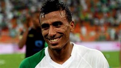 عبد الشافي أساسيا مع أهلي جدة أمام القادسية في الدوري السعودي