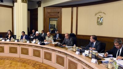 17 قرارا للحكومة في اجتماعها الأسبوعي.. الموافقة على إنشاء «القومية للأنفاق».. تحديد اختصاصات نائب وزير الصحة للسكان.. اعتبار مفقود القوات المسلحة ميتا بعد عام على الفقد.. استكمال تحويلات &#