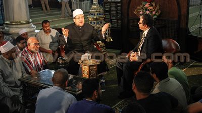 وزير الأوقاف يعدد فضائل شهر الصوم في أمسية رمضانية بالحسين