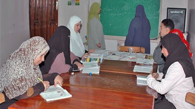 250 جنيهاً مكافأة للمدرس المشارك فى محو الأمية بالمنوفية