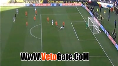 بالفيديو.. «العارضة» تحرم الأرجنتين من التقدم على «تشيلي»