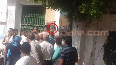 رمضان صبحي يصل مدرسة اللواء نبيل فراج لأداء امتحان «الإنجليزية»