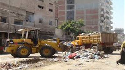 شركة نهضة مصر بالإسكندرية تواصل رفع القمامة من المركز اللوجستي