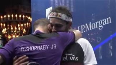 بالفيديو.. موقف مؤثر لنجم مصر في الإسكواش بعد فوزه على شقيقه الأكبر