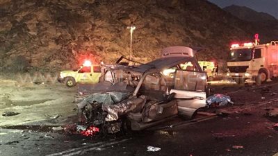 بالصور.. مصرع 15 شخصا بينهم 6 أطفال في حادث مروع بالسعودية