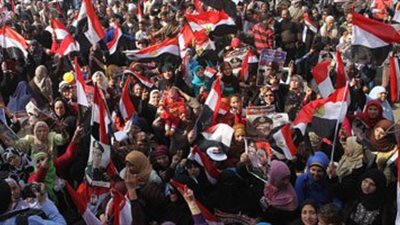 مؤيدو السيسي يواصلون الاحتفال بفوزه في المؤشرات.. محمود بدر: وداعا «الإخوان».. مجلس علماء مصر: نستعد للمشاركة في تطبيق رؤية المشير.. راغب علامة:فاز الرجل الأقوى..وفيفي عبده:«صباح الفل ي