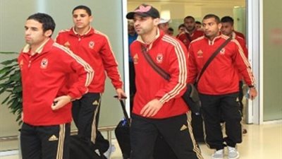 بعثة الأهلى تُغادر مطار القاهرة