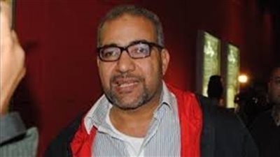 بيومي فؤاد: المترو «كوكتيل روائح»