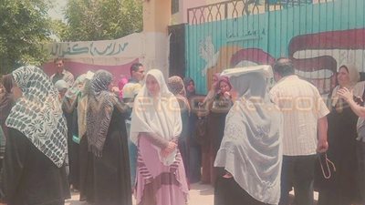 بالصور.. أولياء الأمور بالبحيرة: تسريب امتحان «الإنجليزي» بعد 10 دقائق