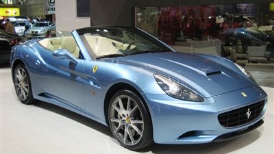 جمارك السيارة «فيراري كاليفورنيا» موديل 2017