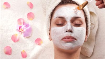 الموز المهروس والكركم لبشرة نضرة وناعمة