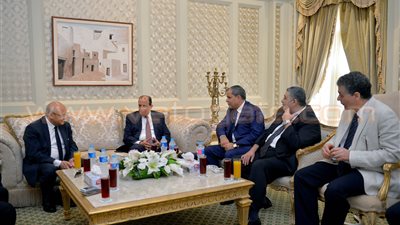 بالصور.. زيارة أعضاء مجلس إدارة نادي قضاة مصر للجامعة البريطانية