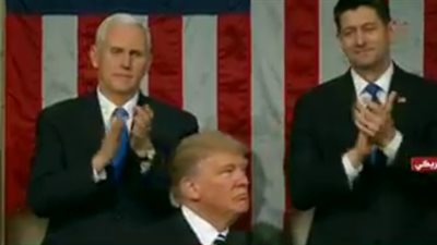 ترامب: 93 مليون أمريكي فقراء والإدارة السابقة أغرقتنا في الديون