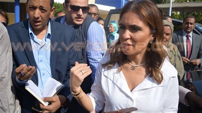 بالصور..وزيرة التعاون الدولي تزور مدارس قنا