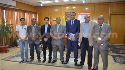 بالصور.. محافظ الإسماعيلية يستقبل قيادات حزب مستقبل وطن