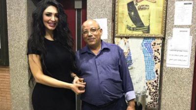 بعد عودتها من العمرة..سالى عبدالسلام تزور كليتها