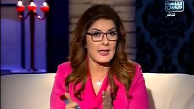 بالفيديو.. نائلة عمارة تحتفل بفوز السيسي على أنغام 