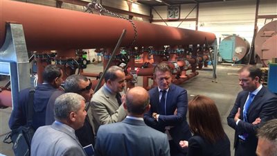 بالصور.. وزير الزراعة يتفقد المراكز البحثية بهولندا