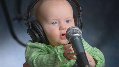 تعرفى على أسباب تأخر طفلك فى الكلام