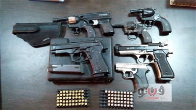 بالصور.. ضبط 7 طبنجات صوت داخل محل بالشرقية