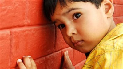 9 علامات تكشف إصابة طفلك بمرض التوحد