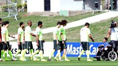 شاب معاق يتسبب في بكاء 