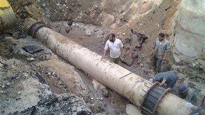 الانتهاء من إصلاح ماسورة مياه حى الأربعين بالسويس