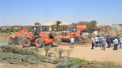 بالصور.. «أسيوط الجديدة» تنفذ 5 قرارات إزالة بإجمالي 1500 فدان
