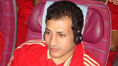 طبيب الأهلى يطمئن على 