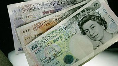 تباين أسعار العملات الأجنبية.. والجنيه الإسترلينى يتراجع 14 قرشا