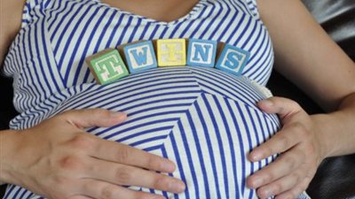 دول تشجع كثرة الإنجاب.. «الصين» تقدم حوافز مالية لإنجاب طفل ثانٍ.. «إسبانيا» تستحدث وزارة الجنس لزيادة السكان.. وحملات بـ«الدنمارك» ترفع شعار «مارس الجنس لأجل وطنك&#