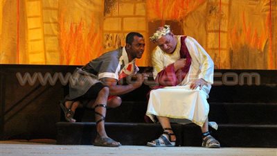 بالصور.. إنسوا هيروسترات يختتم عروضه بالفيوم