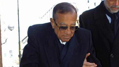 إحالة حسين سالم ونجليه و11 مسئولًا بالبترول لجنايات الإسكندرية