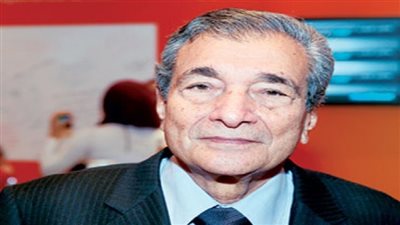 جمال الشاعر وممدوح حمزة يصلان عزاء فاروق شوشة