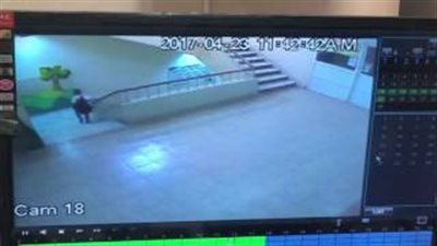 بالفيديو.. مصرع طفل بعد سقوطه من الطابق الثاني بمدرسة بالمدينة المنورة