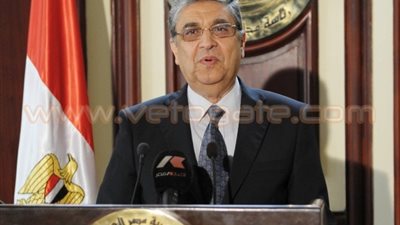 الحكومة تستعد لفصل الصيف.. الكهرباء تُدخل 2000 ميجاوات للشبكة.. حملة لصيانة تكييفات قطارات مترو الأنفاق.. الزراعة توفر25 ألف طن تقاوي.. والسياحة تستعد بتجميل المدن الساحلية