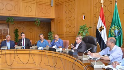 محافظ الإسماعيلية يرأس اجتماعا لمجلس أمناء مكتبة مصر العامة