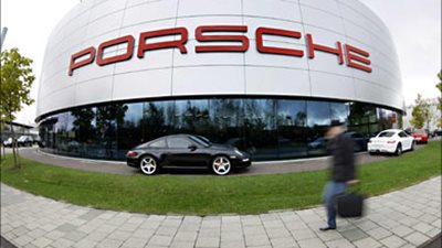 بورشه تستعرض مميزات سيارتها الحديثة «باناميرا Turbo S E-Hybrid»