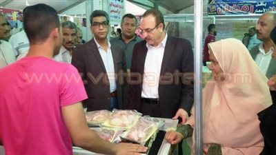 بالصور.. محافظ بني سويف يتفقد معرض «أهلا رمضان»