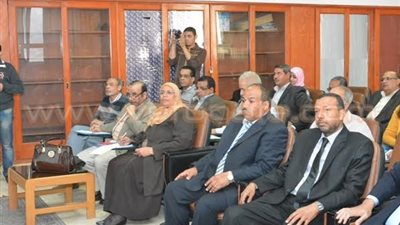 ندوة «تحديات صناعة الألومنيوم في مصر» في جامعة أسيوط