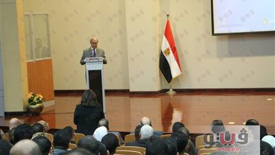 بالصور.. تفاصيل لقاء «مميش» بالعاملين بالهيئة الاقتصادية لقناة السويس.. يؤكد: المنطقة تتمتع بمزايا لا مثيل لها.. الرئيس يسابق الزمن لإنجاح المشروع.. نهتم بالكوادر البشرية.. و«درويش»