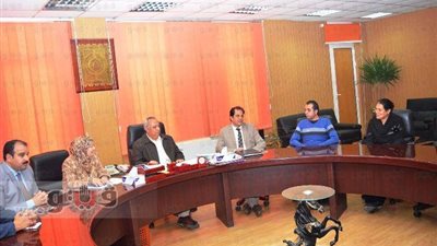 محافظ الشرقية يوجه بتوفير فرصة عمل لقطبي نازح من العريش