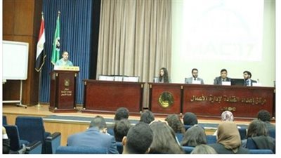 الملحق الثقافي الأمريكي يشارك طلاب جامعة القاهرة في محاكاة الكونجرس