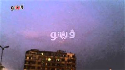 بالفيديو.. الألعاب النارية تضيء سماء «التحرير» احتفالا بفوز «السيسي»