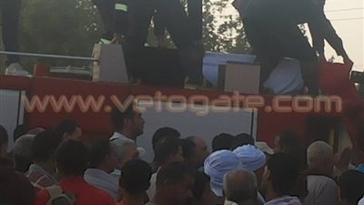 بالصور.. أهالي القناطر الخيرية يشيعون جثمان شهيد كمين الخصوص