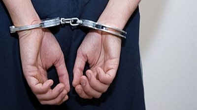 القبض على مهندس في جهاز مدينة العاشر خلال تقاضي رشوة